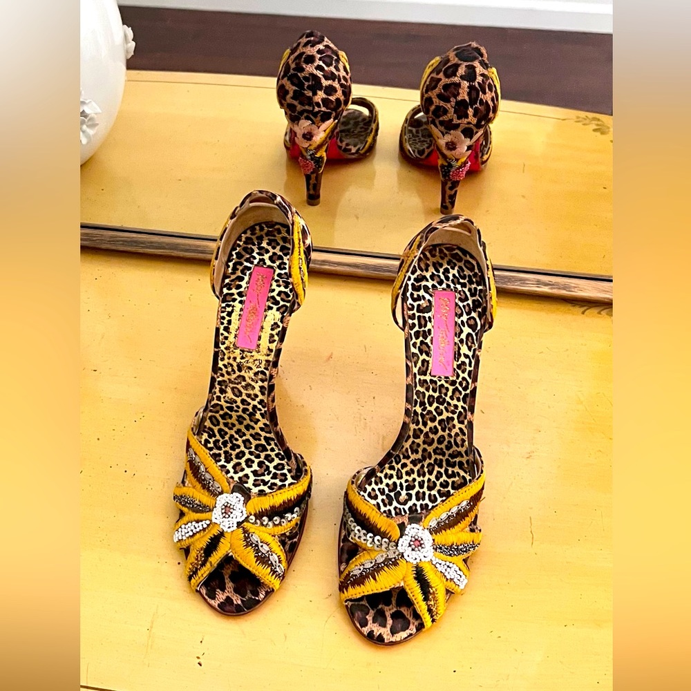 Betsy Johnson size 7.5 heels.Yellow/gold with beading and embroidery.Gently used